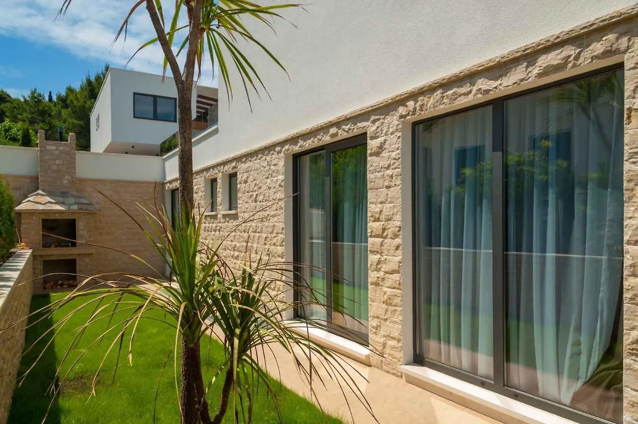 Villa Trogir Twins 1