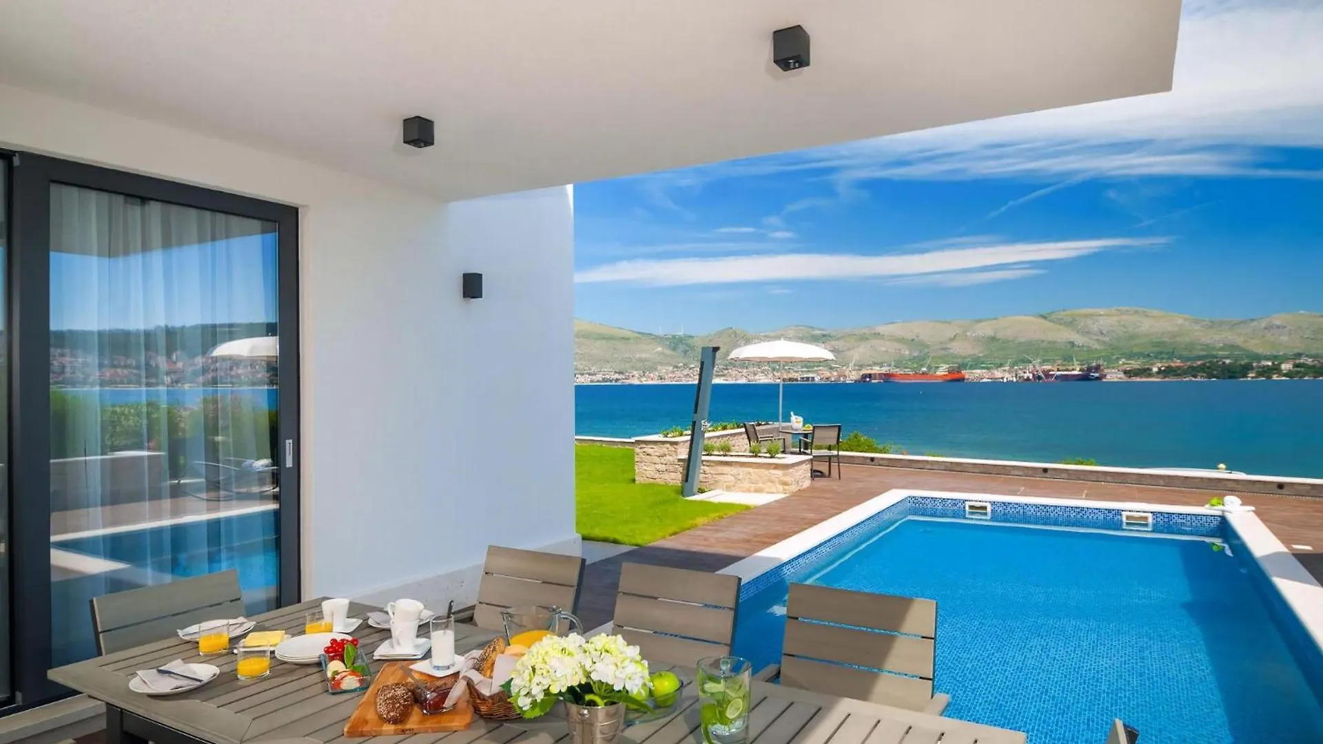 Villa Trogir Twins 1 0*,