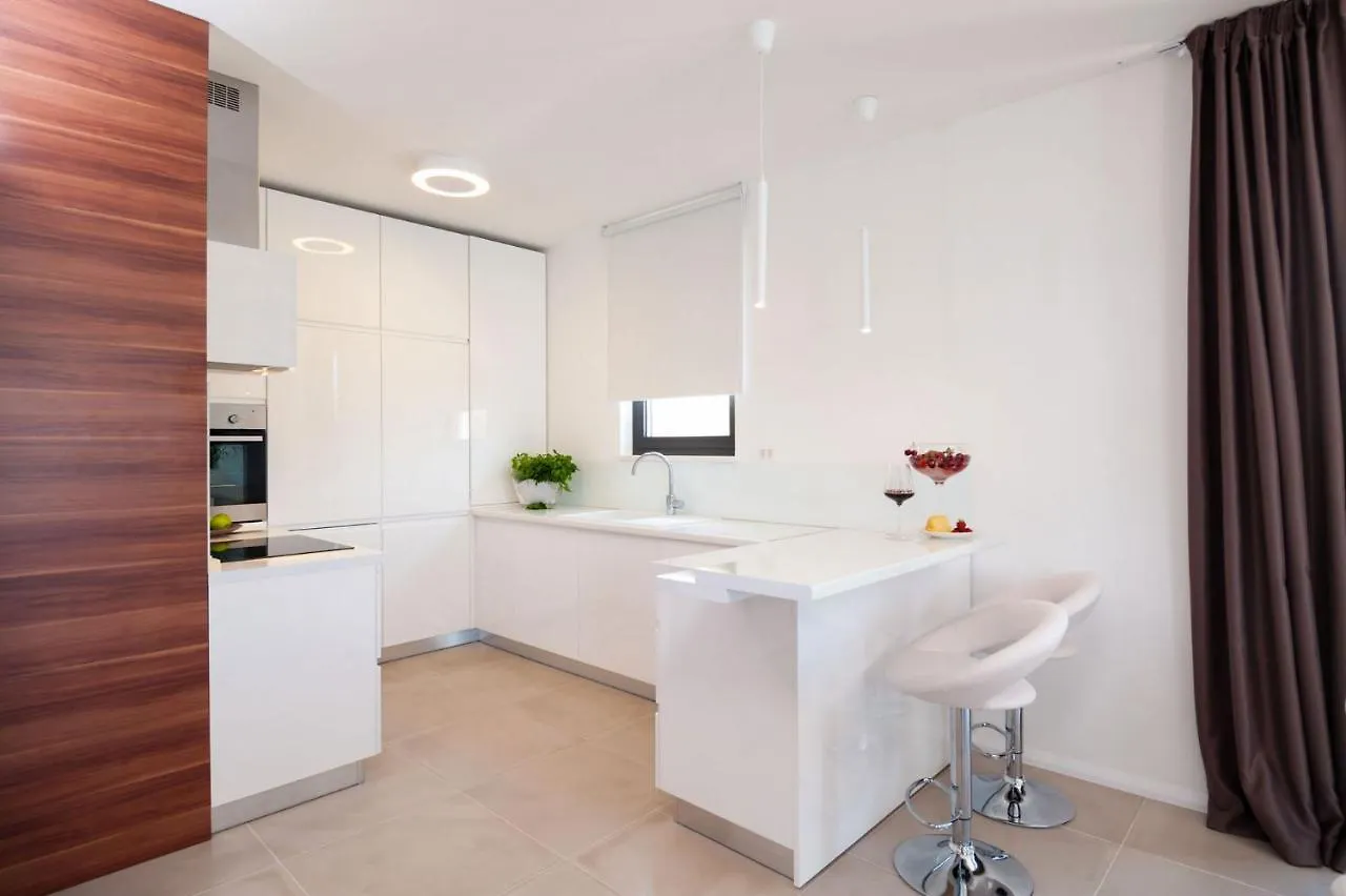 Villa Trogir Twins 1 0*,