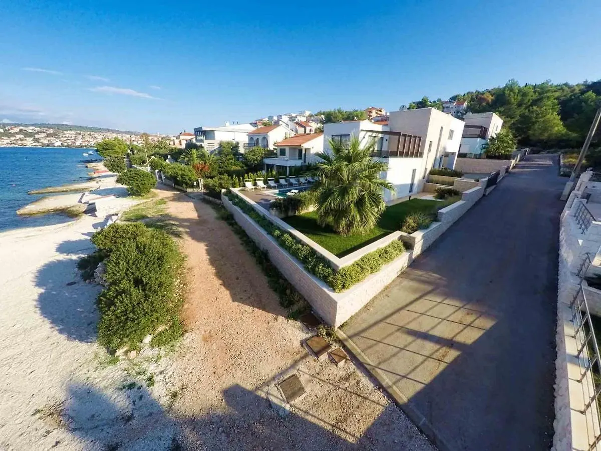Villa Trogir Twins 1 0*,