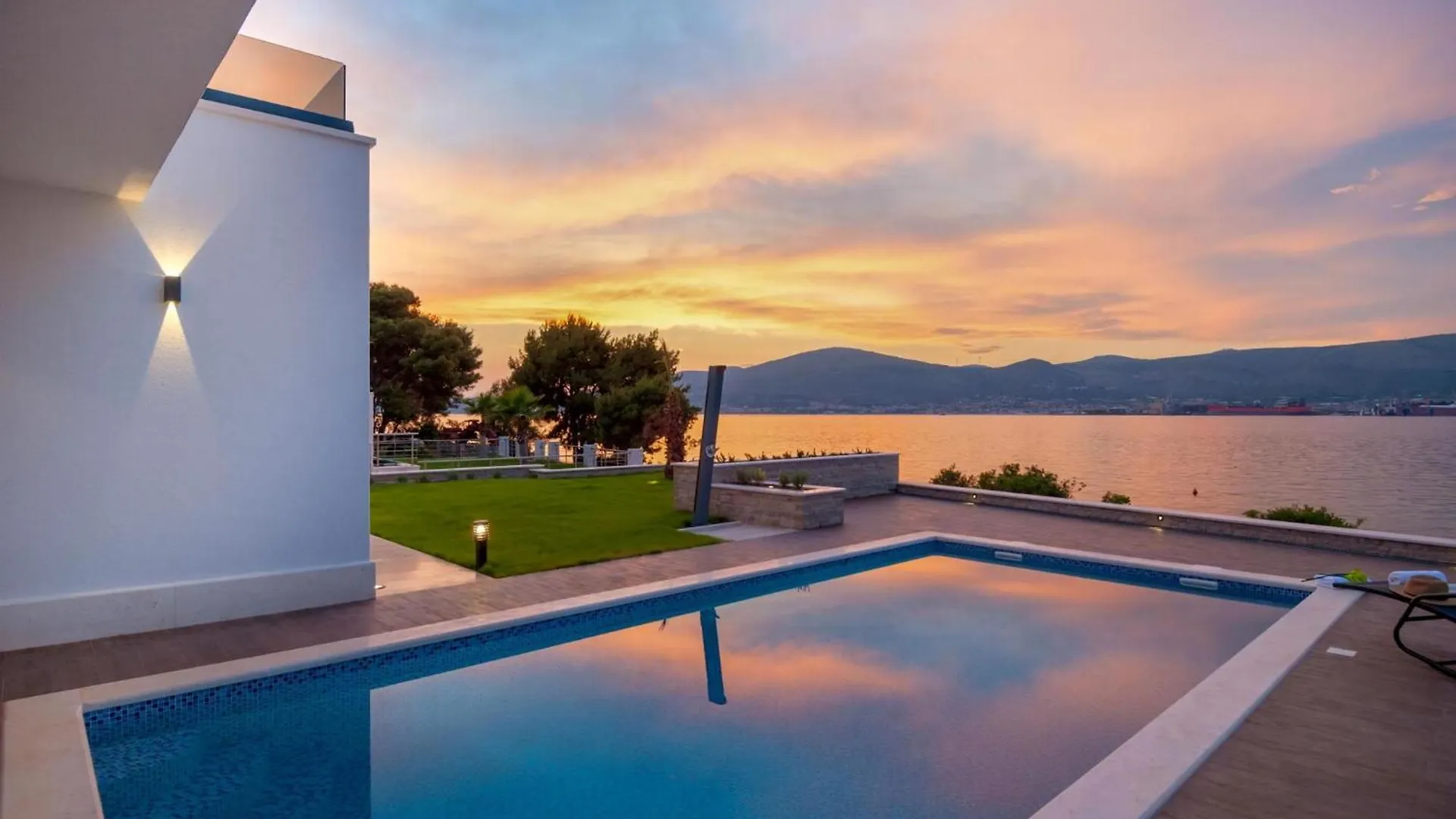 Villa Trogir Twins 1 0*,